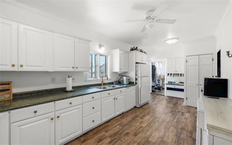 500 Broad Ave, Belle Vernon, 15012, 4 Bedrooms Bedrooms, ,2.1 BathroomsBathrooms,Residential,For Sale,Broad Ave,1761428