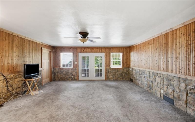 996 N. Bluff Drive, New Kensington, 15068, 2 Bedrooms Bedrooms, 8 Rooms Rooms,1.1 BathroomsBathrooms,Residential,For Sale,N. Bluff Drive,1761925
