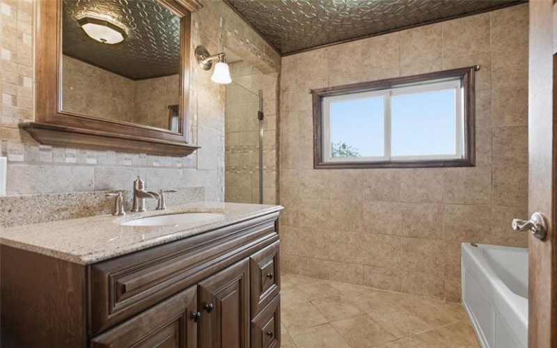 996 N. Bluff Drive, New Kensington, 15068, 2 Bedrooms Bedrooms, 8 Rooms Rooms,1.1 BathroomsBathrooms,Residential,For Sale,N. Bluff Drive,1761925