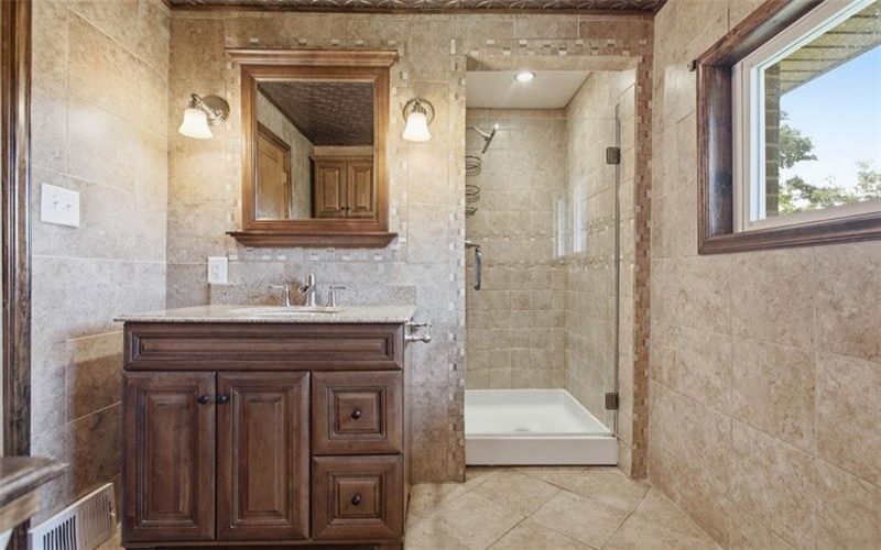 996 N. Bluff Drive, New Kensington, 15068, 2 Bedrooms Bedrooms, 8 Rooms Rooms,1.1 BathroomsBathrooms,Residential,For Sale,N. Bluff Drive,1761925