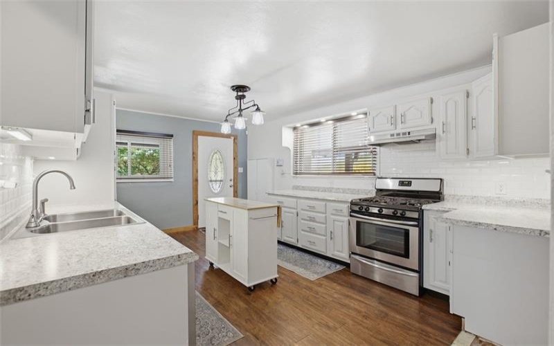 996 N. Bluff Drive, New Kensington, 15068, 2 Bedrooms Bedrooms, 8 Rooms Rooms,1.1 BathroomsBathrooms,Residential,For Sale,N. Bluff Drive,1761925