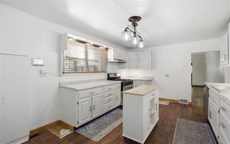 996 N. Bluff Drive, New Kensington, 15068, 2 Bedrooms Bedrooms, 8 Rooms Rooms,1.1 BathroomsBathrooms,Residential,For Sale,N. Bluff Drive,1761925