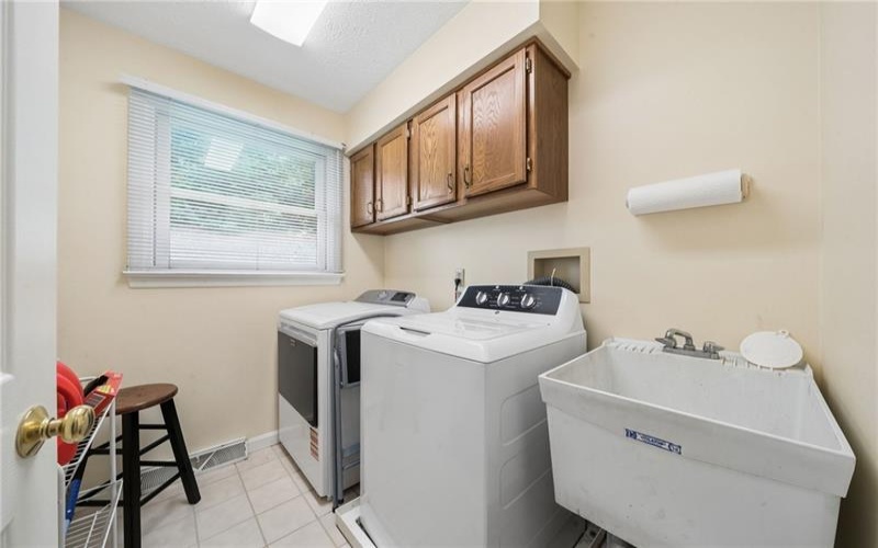 95 William Dr, Canonsburg, 15317, 4 Bedrooms Bedrooms, 9 Rooms Rooms,2.1 BathroomsBathrooms,Residential,For Sale,William Dr,1761938