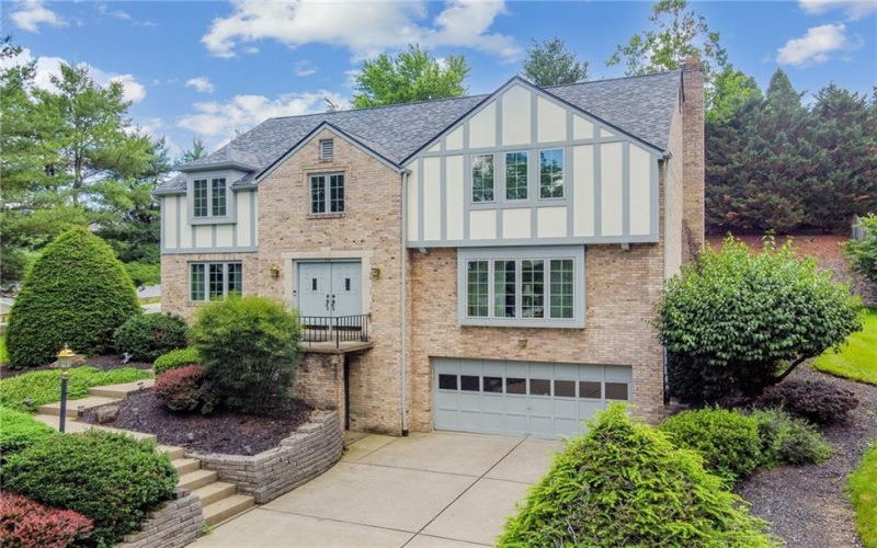 95 William Dr, Canonsburg, 15317, 4 Bedrooms Bedrooms, 9 Rooms Rooms,2.1 BathroomsBathrooms,Residential,For Sale,William Dr,1761938
