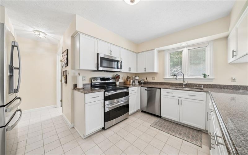 95 William Dr, Canonsburg, 15317, 4 Bedrooms Bedrooms, 9 Rooms Rooms,2.1 BathroomsBathrooms,Residential,For Sale,William Dr,1761938