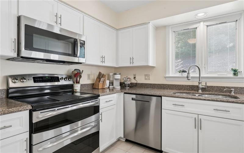 95 William Dr, Canonsburg, 15317, 4 Bedrooms Bedrooms, 9 Rooms Rooms,2.1 BathroomsBathrooms,Residential,For Sale,William Dr,1761938