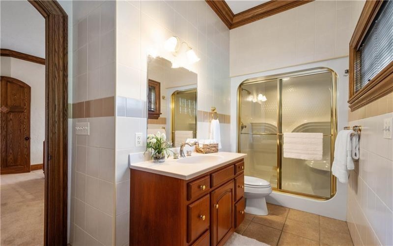 350 Cedar, Washington, 15301, 6 Bedrooms Bedrooms, 12 Rooms Rooms,6.1 BathroomsBathrooms,Residential,For Sale,Cedar,1761944