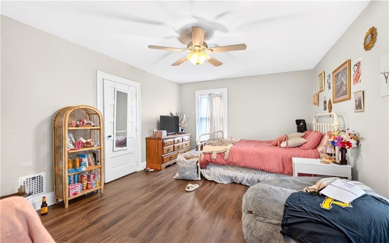 433 Harrison Ave, Greensburg, 15601, 4 Bedrooms Bedrooms, 9 Rooms Rooms,2 BathroomsBathrooms,Residential,For Sale,Harrison Ave,1761757