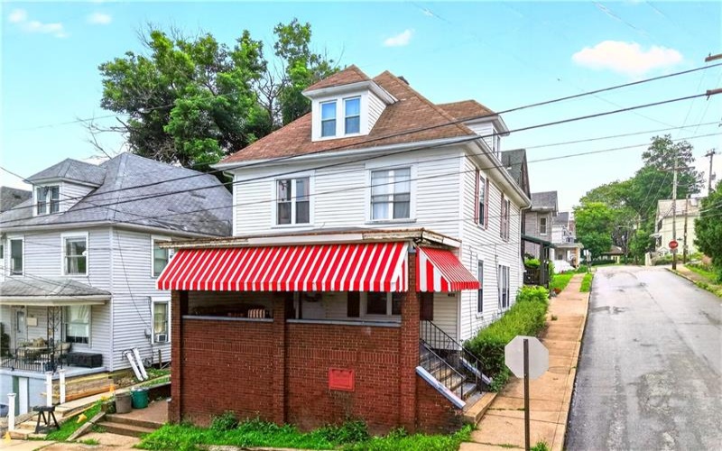 433 Harrison Ave, Greensburg, 15601, 4 Bedrooms Bedrooms, 9 Rooms Rooms,2 BathroomsBathrooms,Residential,For Sale,Harrison Ave,1761757