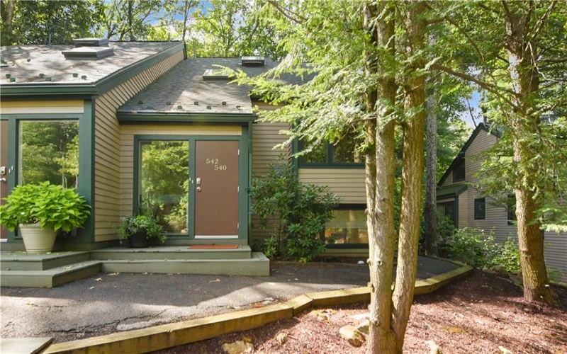 540 Laurel Pond, Farmington, 15437, 1 Bedroom Bedrooms, 6 Rooms Rooms,1 BathroomBathrooms,Residential,For Sale,Laurel Pond,1761876