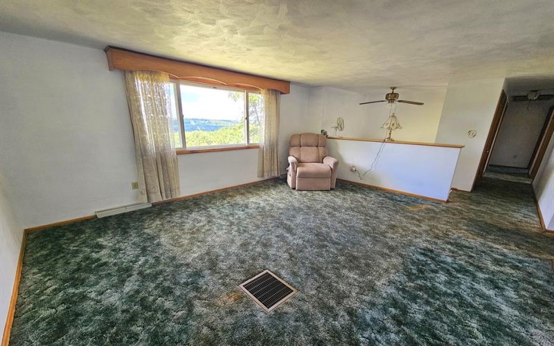 640 Taylorstown Ridge Road, Avella, 15312, 3 Bedrooms Bedrooms, 6 Rooms Rooms,1 BathroomBathrooms,Residential,For Sale,Taylorstown Ridge Road,1762011