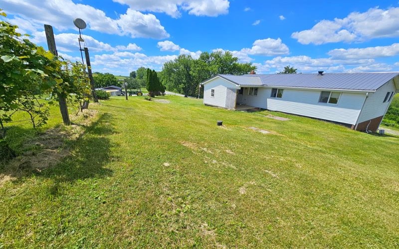 640 Taylorstown Ridge Road, Avella, 15312, 3 Bedrooms Bedrooms, 6 Rooms Rooms,1 BathroomBathrooms,Residential,For Sale,Taylorstown Ridge Road,1762011