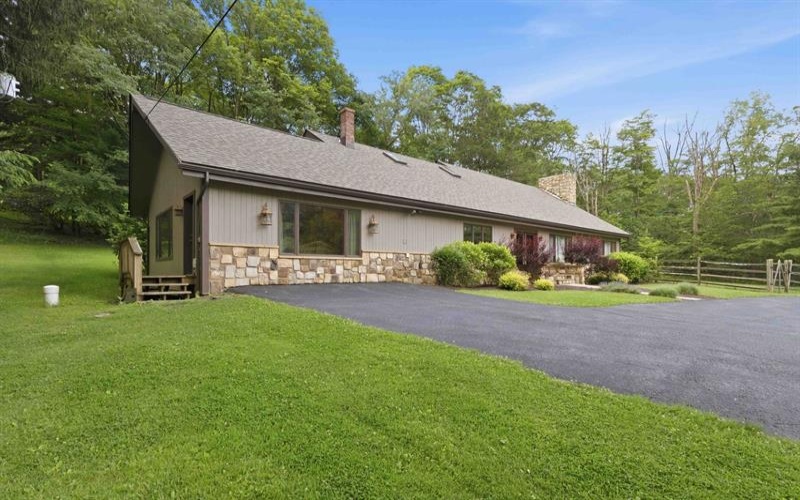 129 Chestnut Hill LANE, Champion, 15622, 4 Bedrooms Bedrooms, ,2.1 BathroomsBathrooms,Residential,For Sale,Chestnut Hill,1762055