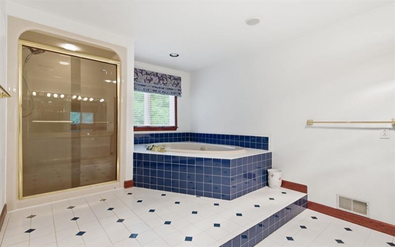 3409 Lashan DRIVE, Murrysville, 15668, 5 Bedrooms Bedrooms, ,5.1 BathroomsBathrooms,Residential,For Sale,Lashan,1762076