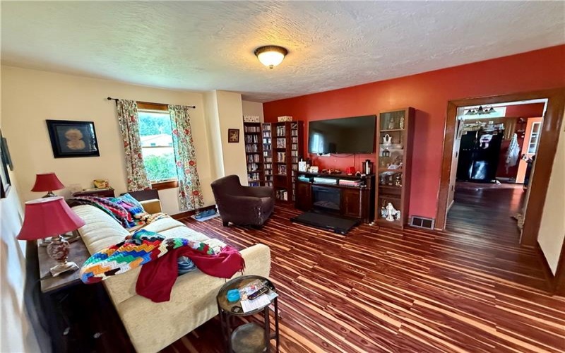 114 Stewarton, Mill Run, 15464, 3 Bedrooms Bedrooms, 7 Rooms Rooms,1 BathroomBathrooms,Residential,For Sale,Stewarton,1762099