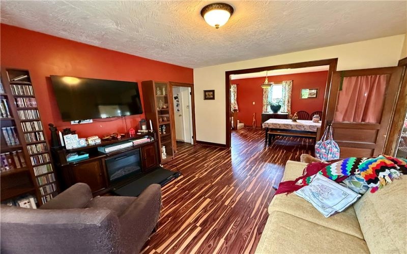 114 Stewarton, Mill Run, 15464, 3 Bedrooms Bedrooms, 7 Rooms Rooms,1 BathroomBathrooms,Residential,For Sale,Stewarton,1762099