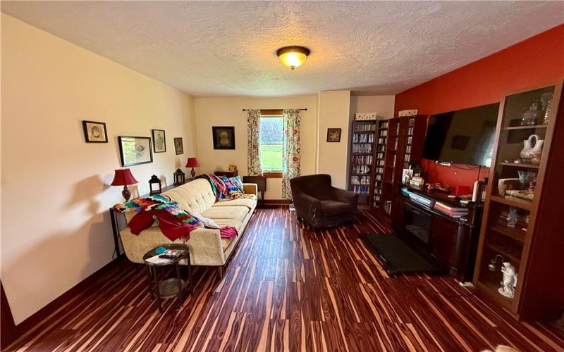 114 Stewarton, Mill Run, 15464, 3 Bedrooms Bedrooms, 7 Rooms Rooms,1 BathroomBathrooms,Residential,For Sale,Stewarton,1762099