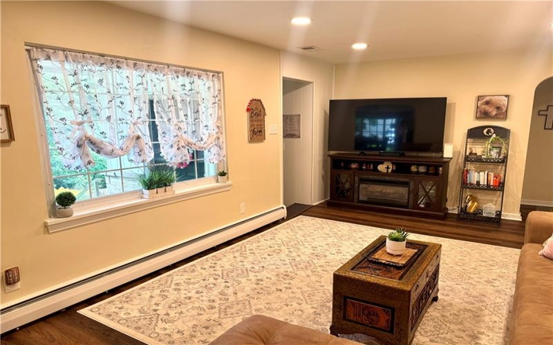 3367 Milligantown Road, New Kensington, 15068, 3 Bedrooms Bedrooms, 6 Rooms Rooms,2.1 BathroomsBathrooms,Residential,For Sale,Milligantown Road,1762175