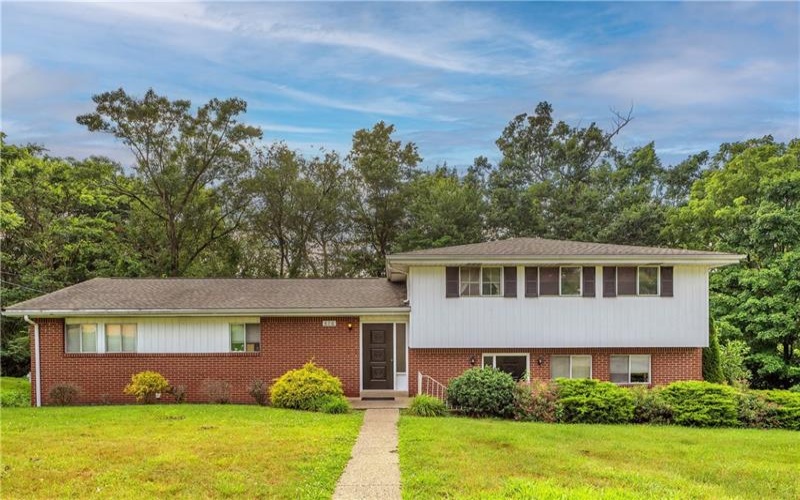 616 Woodburn Lane, Greensburg, 15601, ,Multi-unit,For Sale,Woodburn Lane,1762013