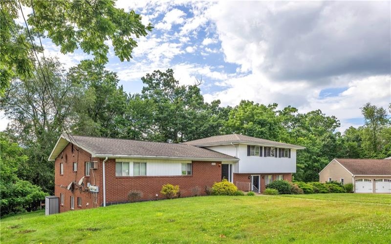 616 Woodburn Lane, Greensburg, 15601, ,Multi-unit,For Sale,Woodburn Lane,1762013