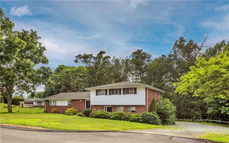 616 Woodburn Lane, Greensburg, 15601, ,Multi-unit,For Sale,Woodburn Lane,1762013