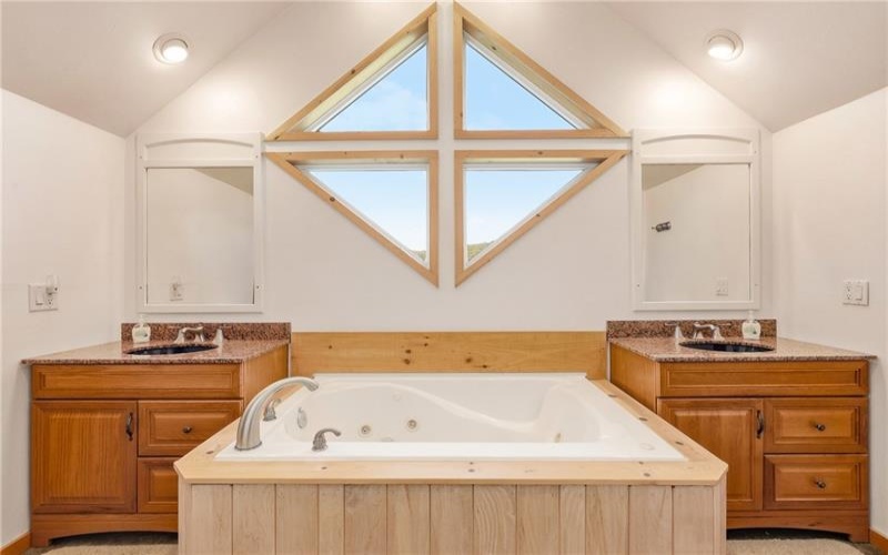 300 Mohawk Rd, Champion, 15622, 6 Bedrooms Bedrooms, ,5.2 BathroomsBathrooms,Residential,For Sale,Mohawk Rd,1762141