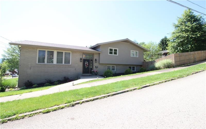 100 Nassau St, Uniontown, 15401, 3 Bedrooms Bedrooms, ,2.1 BathroomsBathrooms,Residential,For Sale,Nassau St,1762134