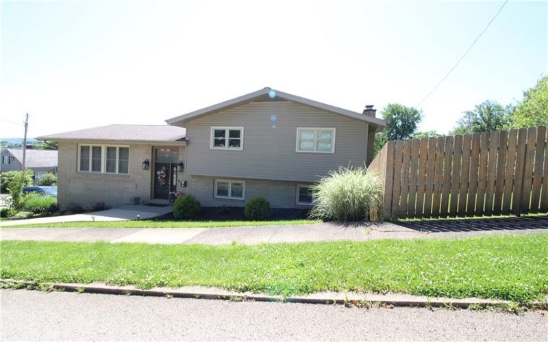 100 Nassau St, Uniontown, 15401, 3 Bedrooms Bedrooms, ,2.1 BathroomsBathrooms,Residential,For Sale,Nassau St,1762134