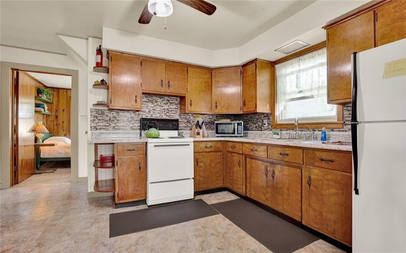 575 Stoystown Rd, Somerset, 15501, 2 Bedrooms Bedrooms, ,1 BathroomBathrooms,Residential,For Sale,Stoystown Rd,1762215