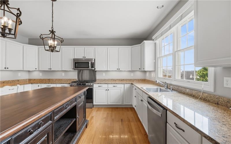 234 Molly Dr, Canonsburg, 15317, 4 Bedrooms Bedrooms, 12 Rooms Rooms,3.1 BathroomsBathrooms,Residential,For Sale,Molly Dr,1760720