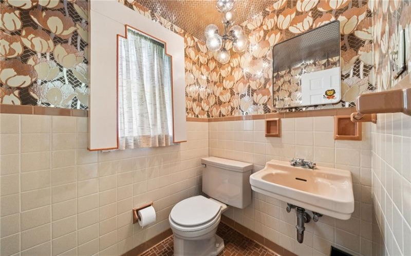 260 CHERRY LANE, IRWIN, 15642, 5 Bedrooms Bedrooms, 11 Rooms Rooms,3.1 BathroomsBathrooms,Residential,For Sale,CHERRY LANE,1762261