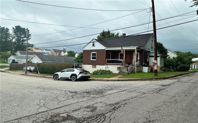 1030 Scott Avenue, Jeannette, 15644, 4 Bedrooms Bedrooms, 10 Rooms Rooms,3 BathroomsBathrooms,Residential,For Sale,Scott Avenue,1762304