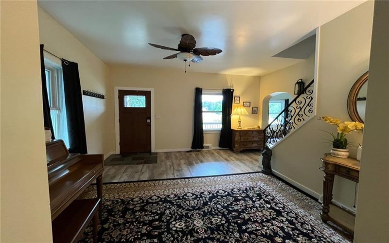 1030 Scott Avenue, Jeannette, 15644, 4 Bedrooms Bedrooms, 10 Rooms Rooms,3 BathroomsBathrooms,Residential,For Sale,Scott Avenue,1762304