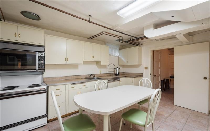 795 Beau Street, Washington, 15301, 4 Bedrooms Bedrooms, 14 Rooms Rooms,3.1 BathroomsBathrooms,Residential,For Sale,Beau Street,1761970