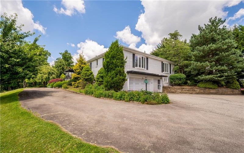 795 Beau Street, Washington, 15301, 4 Bedrooms Bedrooms, 14 Rooms Rooms,3.1 BathroomsBathrooms,Residential,For Sale,Beau Street,1761970