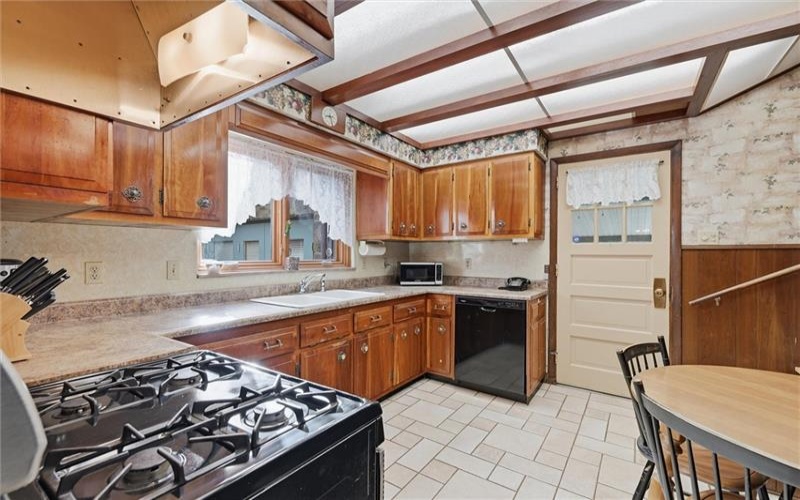 1026 Woodberry Rd, New Kensington, 15068, 3 Bedrooms Bedrooms, ,2.1 BathroomsBathrooms,Residential,For Sale,Woodberry Rd,1761980