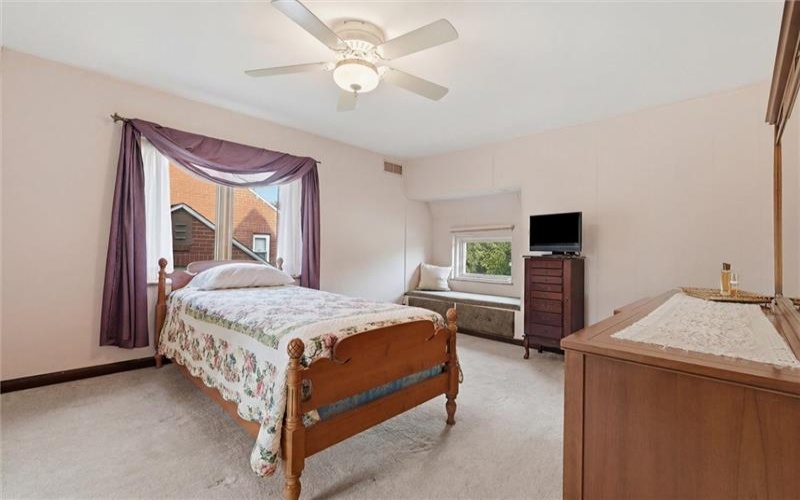 1026 Woodberry Rd, New Kensington, 15068, 3 Bedrooms Bedrooms, ,2.1 BathroomsBathrooms,Residential,For Sale,Woodberry Rd,1761980