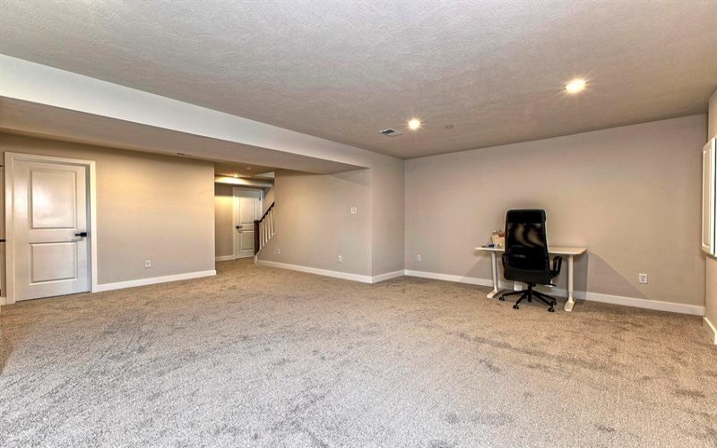 5002 Wellington Ct, Jeannette, 15644, 3 Bedrooms Bedrooms, 9 Rooms Rooms,3.1 BathroomsBathrooms,Residential,For Sale,Wellington Ct,1762388