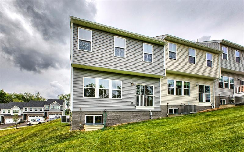 5002 Wellington Ct, Jeannette, 15644, 3 Bedrooms Bedrooms, 9 Rooms Rooms,3.1 BathroomsBathrooms,Residential,For Sale,Wellington Ct,1762388