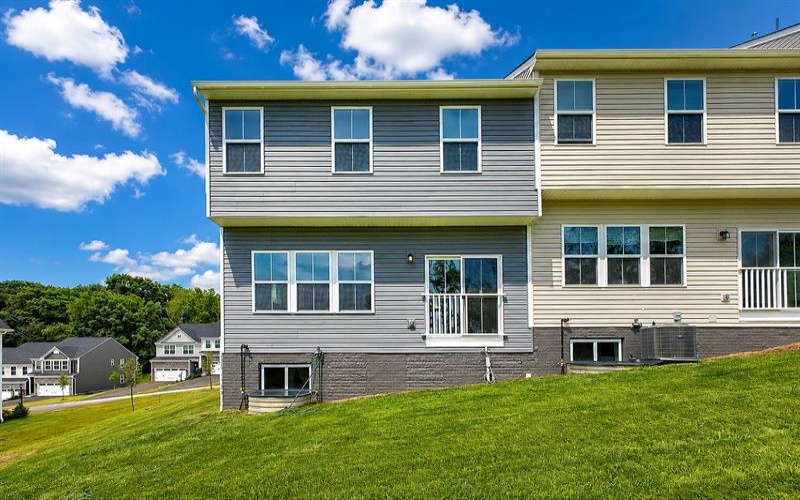 5002 Wellington Ct, Jeannette, 15644, 3 Bedrooms Bedrooms, 9 Rooms Rooms,3.1 BathroomsBathrooms,Residential,For Sale,Wellington Ct,1762388