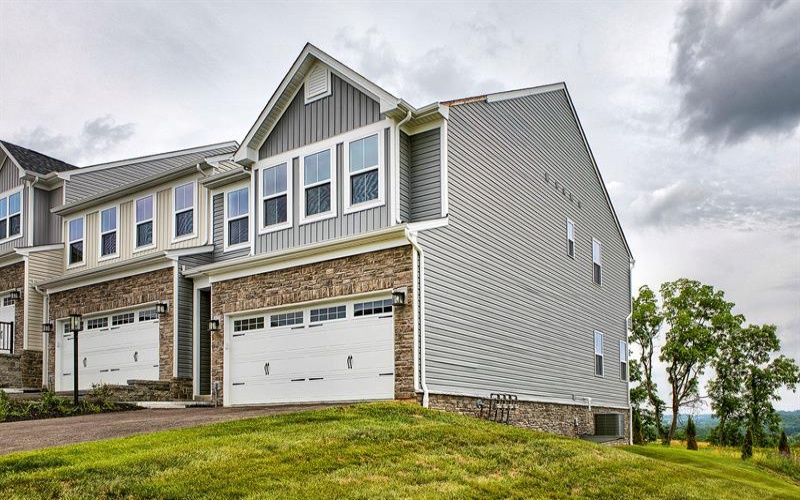 5002 Wellington Ct, Jeannette, 15644, 3 Bedrooms Bedrooms, 9 Rooms Rooms,3.1 BathroomsBathrooms,Residential,For Sale,Wellington Ct,1762388