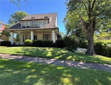 60 Stockton Ave, Uniontown, 15401, 6 Bedrooms Bedrooms, 12 Rooms Rooms,3.2 BathroomsBathrooms,Residential,For Sale,Stockton Ave,1762422