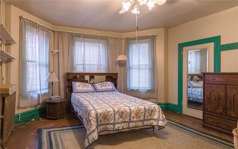 222 2nd St, Jeannette, 15644, 4 Bedrooms Bedrooms, 7 Rooms Rooms,1.2 BathroomsBathrooms,Residential,For Sale,2nd St,1735574