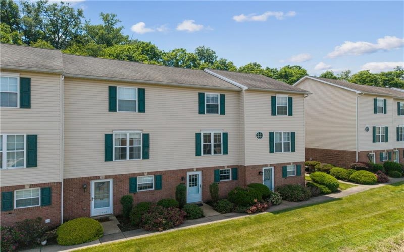 404 Silvis Way, Greensburg, 15601, 2 Bedrooms Bedrooms, 5 Rooms Rooms,1.1 BathroomsBathrooms,Residential,For Sale,Silvis Way,1762431