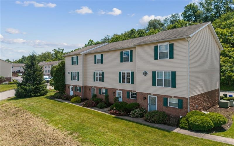 404 Silvis Way, Greensburg, 15601, 2 Bedrooms Bedrooms, 5 Rooms Rooms,1.1 BathroomsBathrooms,Residential,For Sale,Silvis Way,1762431