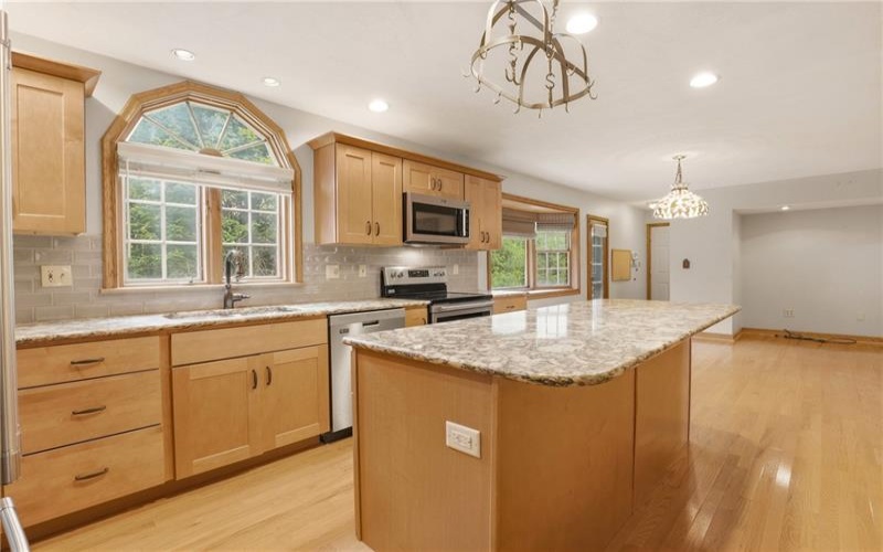 413 Stadium Dr, Somerset, 15501, 5 Bedrooms Bedrooms, 12 Rooms Rooms,3.1 BathroomsBathrooms,Residential,For Sale,Stadium Dr,1762563