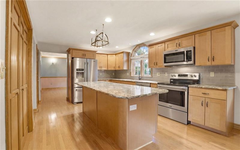 413 Stadium Dr, Somerset, 15501, 5 Bedrooms Bedrooms, 12 Rooms Rooms,3.1 BathroomsBathrooms,Residential,For Sale,Stadium Dr,1762563