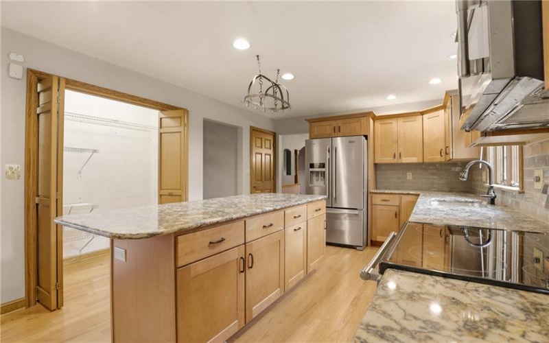 413 Stadium Dr, Somerset, 15501, 5 Bedrooms Bedrooms, 12 Rooms Rooms,3.1 BathroomsBathrooms,Residential,For Sale,Stadium Dr,1762563