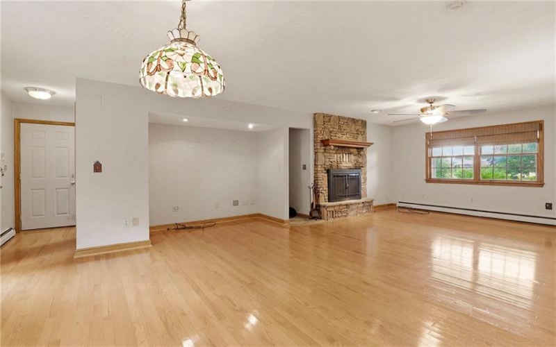 413 Stadium Dr, Somerset, 15501, 5 Bedrooms Bedrooms, 12 Rooms Rooms,3.1 BathroomsBathrooms,Residential,For Sale,Stadium Dr,1762563