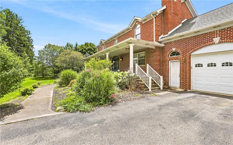 413 Stadium Dr, Somerset, 15501, 5 Bedrooms Bedrooms, 12 Rooms Rooms,3.1 BathroomsBathrooms,Residential,For Sale,Stadium Dr,1762563